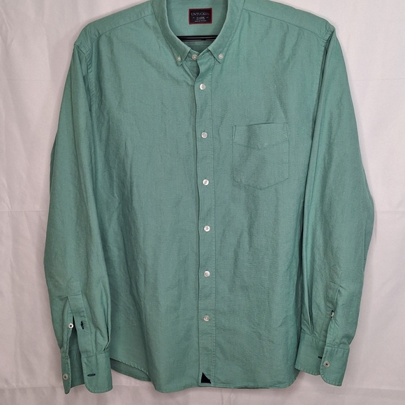 Untuckit LS Button Down size XL - Picture 12 of 12